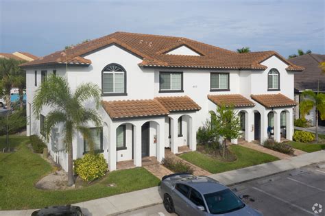 $2,400+ 3 bds. . Cheap apartments for rent in naples fl